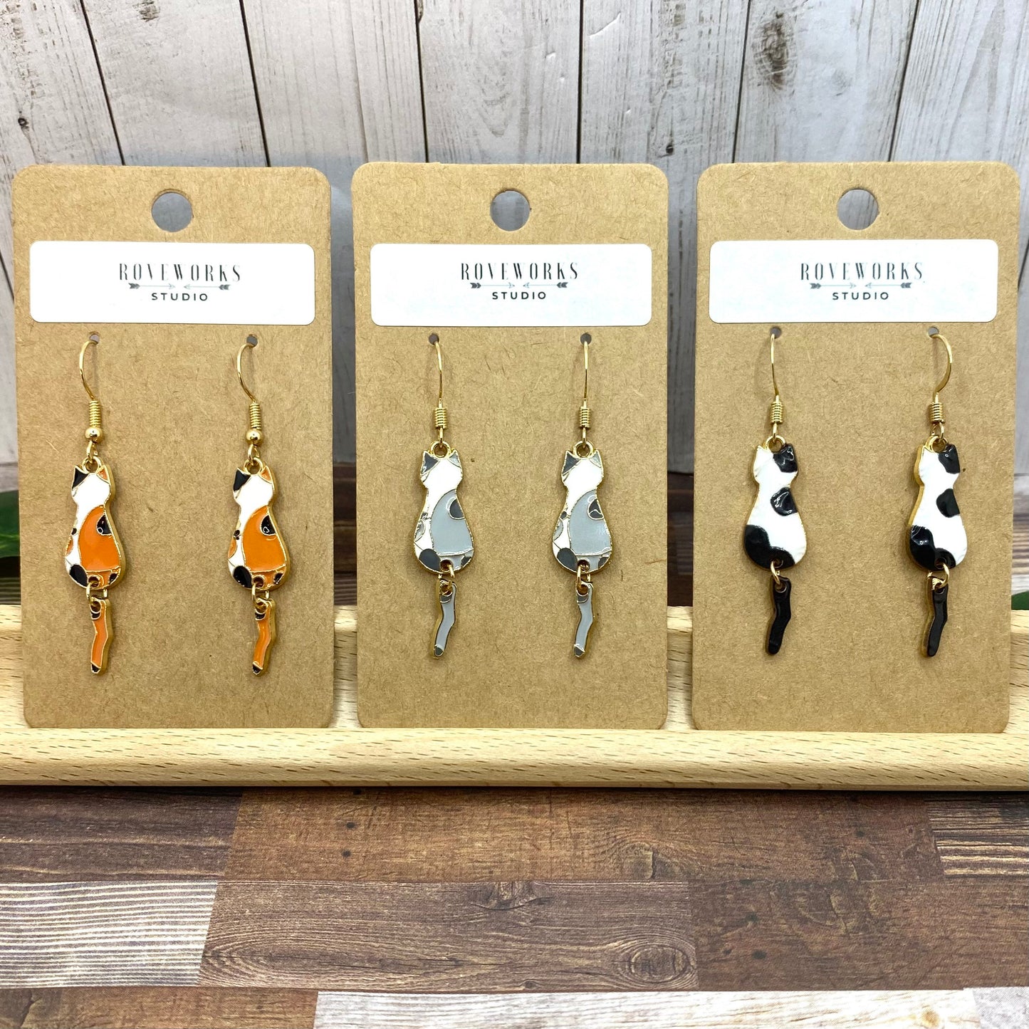 WIGGLEY TAIL CAT Earrings