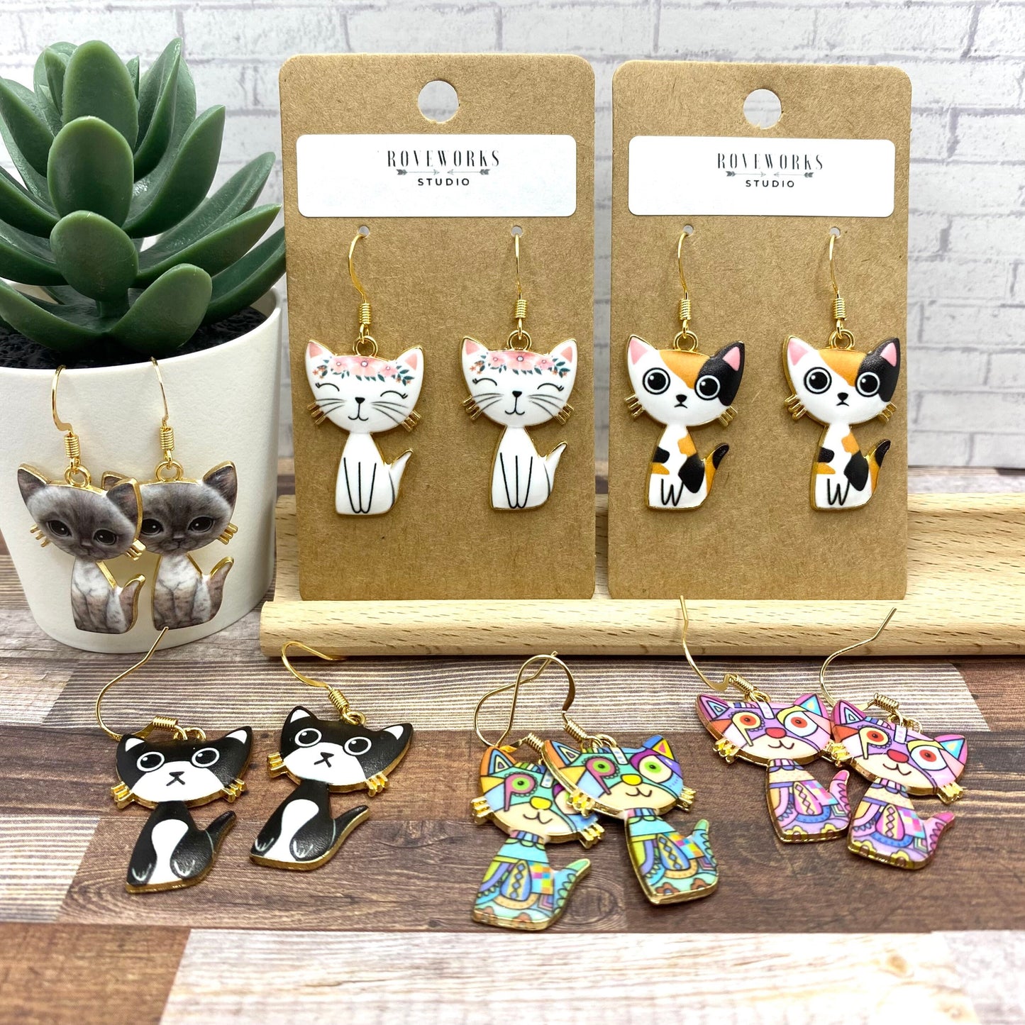 SITTING PRETTY Dangley Cat Earrings
