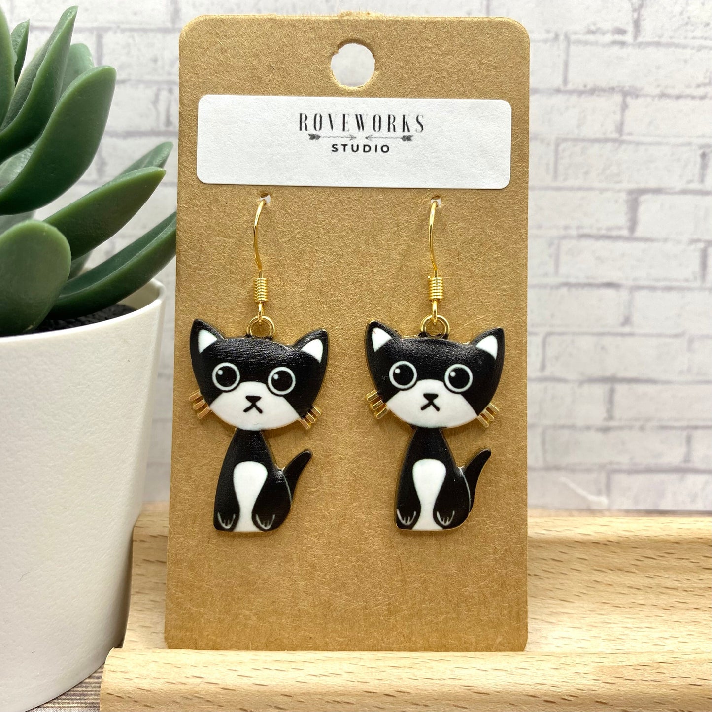 SITTING PRETTY Dangley Cat Earrings